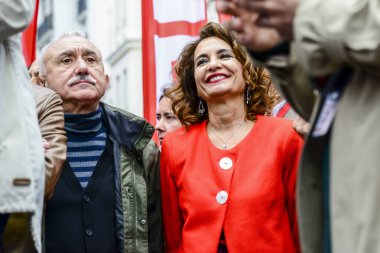 Pepe Alvarez ve Maria Jesus Montero, sendikalar, CCOO, Comisiones Obreras, İşçi Komisyonu, UGT, Union General de Trabajadores tarafından Madrid 'in merkezinde düzenlenen geleneksel 1 Mayıs Uluslararası İşçi Bayramı gösterisinden önce 