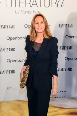 Maria Duenas, Vanity Fair 2024 İspanya Ödül Töreni 'nin Openbank Edebiyatı sırasında kırmızı halıda poz verdi.