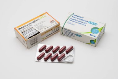 Avrupa İlaç Ajansı (EMA), İspanya ve diğer AB ülkelerinde mevcut olan bağışıklık sistemini ciddi şekilde etkileyebilecek agranulocytosis kaygıları nedeniyle ağrı kesici olan Metamizol 'u gözden geçiriyor..