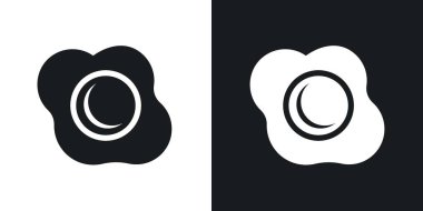 Yumurta kızartma ikonu hazır. Kahvaltı lezzetli omlet vektör sembolü. Çırpılmış omlet simgesi siyah doldurulmuş ve ana hatlarıyla çizilmiş.