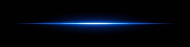 Koyu bir arka planda parlayan mavi yatay ışık huzmesi. Geleceğin lazer efekti, enerji patlaması, neon aydınlatma ve bilim-kurgu dijital parlaklık kavramı..
