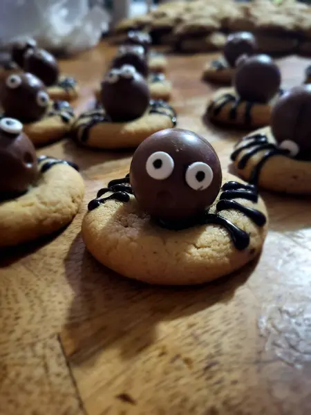 Cadılar Bayramı 'nı süsleyen Örümcek kurabiyeleri