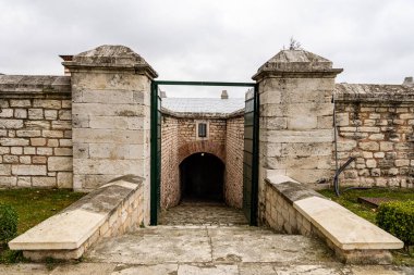 Kale duvarının kapısı olan kısmı Süleyman Camii.