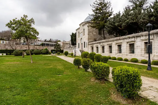 İSTANBUL, TURKEY - 23 Mart 2023: Süleyman Camii - Türk Sultanı Süleyman ve eşi Hurrem 'in Mezarı (Roksolana))