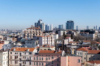 İSTANBUL, TÜRKEYE - 27 Mart 2023: Galata Kulesi 'nden Arial Şehir Manzarası