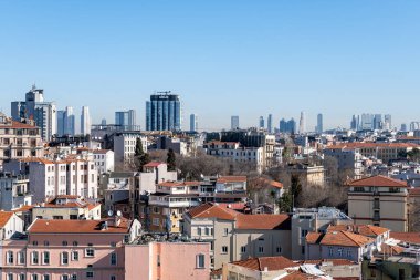 İSTANBUL, TÜRKEYE - 27 Mart 2023: Galata Kulesi 'nden Arial Şehir Manzarası