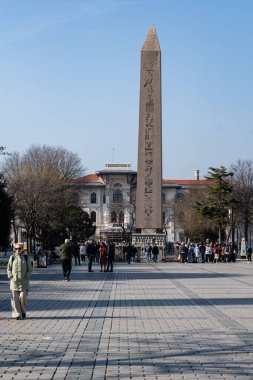 İSTANBUL, TURKEY - 25 Mart 2023: Şehir merkezindeki Sultanahmet Meydanı 'ndaki Alman Çeşmesi