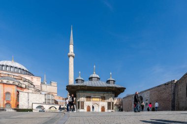 İSTANBUL, TÜRKEYE - 25 Mart 2023: Çeşme Sultan Ahmed III.