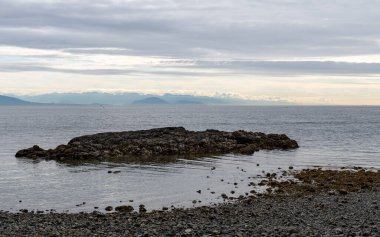 Neck Point Parkı Finn Sahili. Georgia Boğazı 'nda dalış dersleri için popüler Nanaimo mekanı.