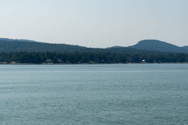 GULF Adaları, Kanada - 09 Ağustos 2024: Bulutlu bir yaz gününde Gürcistan Boğazı Panoraması