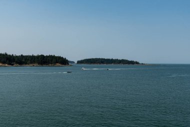 GULF Adaları, Kanada - 09 Ağustos 2024: Bulutlu bir yaz gününde Gürcistan Boğazı Panoraması