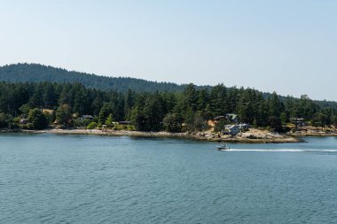 GULF Adaları, Kanada - 09 Ağustos 2024: Bulutlu bir yaz gününde Gürcistan Boğazı Panoraması