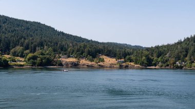 GULF Adaları, Kanada - 09 Ağustos 2024: Bulutlu bir yaz gününde Gürcistan Boğazı Panoraması