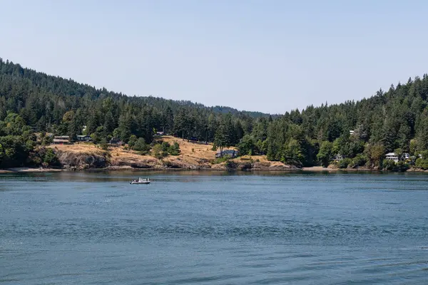 GULF Adaları, Kanada - 09 Ağustos 2024: Bulutlu bir yaz gününde Gürcistan Boğazı Panoraması