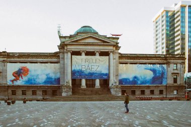 VANCOUVER, CANADA - 24 HAZİRAN 2025: Vancouver Sanat Galerisi 'nin ve Robson Square Vancouver' daki müzenin dışı, British Columbia