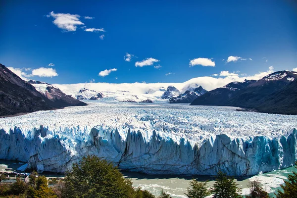 Patagonya ve Arjantin 'deki perito moreno buzulu manzarası