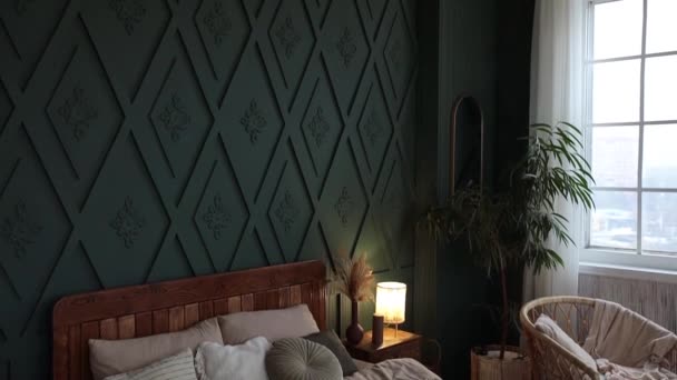 Cozy Bedroom Interior Boho Style Green Walls Wooden Furniture Craft — Stok Video