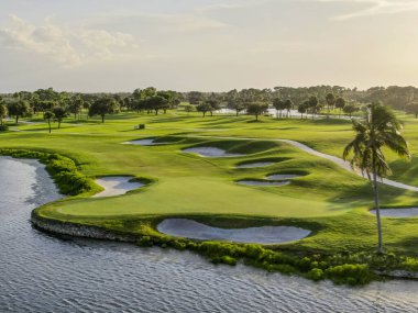Beautiful Florida golf course, serene views, relaxing fairways, lakes and greens at PGA National