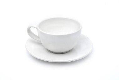 Boş kahve bardağı beyaz zemin üzerine izole.