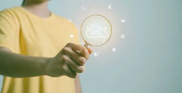 Karbondioksit emisyonu kavramını azaltmak. Sürdürülebilir kalkınma ve yenilenebilir enerji temelli yeşil iş.