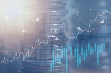 Madeni paralara çifte maruz kalma ve finans ve bankacılık konsepti için şehir arkaplanı. Yatırım, servet kazancı için değerli varlık, varlık yönetimi.