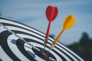 Bullseye bir iş hedefidir. Dart bir fırsat ve Dartboard hedef ve hedef. hedefleme ve kazanma işi.