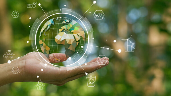 Концепция окружающей среды Зеленая планета в руках с сияющим светом. Спасите и защитите Землю. устойчивое и корпоративное развитие, экологически чистые.