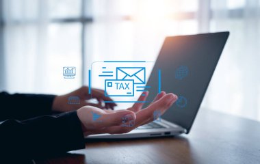 Hesaplama vergi beyannamesi. Vergi ödeme konsepti için internet üzerinden vergi iade formu. Hükümet, eyalet vergileri. Veri analizi, evrak işleri, mali araştırma, rapor, E-vergi.