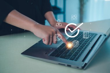 Standartlar, Garanti, ISO sertifikası ve memnuniyeti, hizmet deneyimi, ürün ve hizmet standartlarını gösterir. Standartlandırma kavramı.