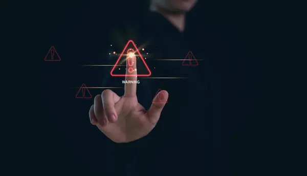Siber güvenlik, internet siber suçları, bilgisayar üzerinde çalışan Hacker, gizli bilgiler..