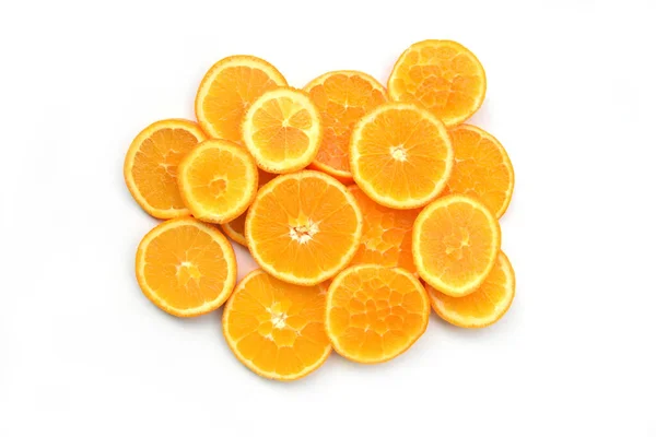 Pomarańczowe Plastry Cytrusowe Białym Tle Zbliżenia Widok Góry Żywy Abstrakcyjny — Zdjęcie stockowe