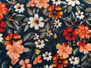 Hassas çiçek desenli kumaş, doku olarak yakın plan. Eski moda pamuk ya da keten kumaş. Renkli çiçek desenli retro tarzı. Parlak çiçek arkaplanı.