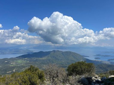 Yunanistan 'ın güzel doğası. Dağlar ve ormanlar. Açık hava eğlencesi, temiz hava.