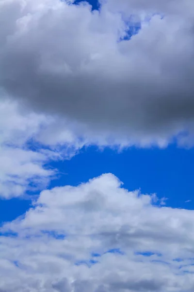 Vista Inferior Sobre Nuvens Nuvens Cumulus Cobrindo Céu Azul Para — Fotografia de Stock