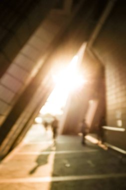 Binanın manzarasındaki güneş ışığının bulanık etkisi. Hong Kong 'da, Tsim Sha Tsui. Seyahat sahnesi, sokak sahnesi, şehir manzarası..