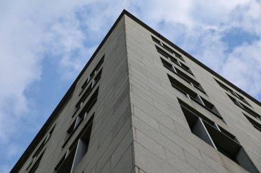 Modern mimarinin dışı, modern şehir binası. Modern mimari soyut arkaplan, soyut yapı.