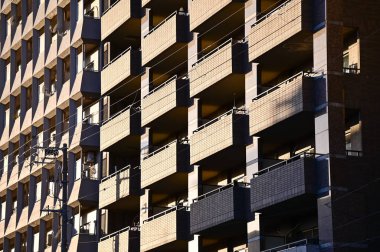 İş binasının pencereleri. Soyut inşa ediliyor. Bina arkaplanı.