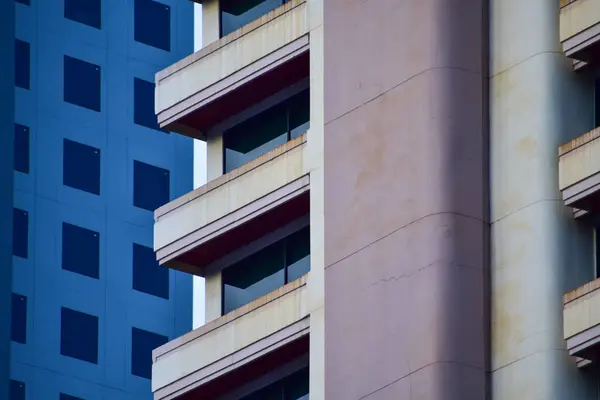 Modern mimarinin dışı, modern şehir binası. Modern mimari soyut arkaplan, soyut yapı.