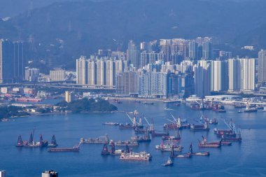 Hong Kong Tepesi 'nden Hong Kong şehir manzarası. Hong Kong 'un güzel ve çarpıcı manzarası. Hong Kong Şehri ve ufuk çizgisi. 