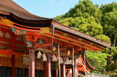 Japonya 'nın Kyoto kentindeki kiyomizu-dera tapınağında asılı duran altın çanların yakın çekimi. Japonya 'nın Kansai bölgesinde önemli bir turistik ilgi merkezi. Japonya 'nın ünlü tarihi mimarisi.