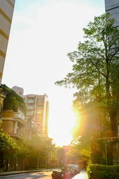 Tayvan 'ın Taipei şehrinin sokak manzarası. Taipei şehir manzarası. Taipei, Tayvan şehir merkezi manzarası. Seyahat sahnesi ve şehir manzarası.