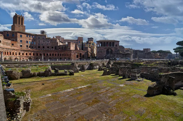 Roma 'daki Trajan pazarının yıkıntıları
