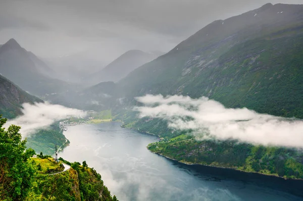 Paisaje Visto Desde Arriba Carretera Trolls Norway Con Fiordo Geiranger —  Fotos de Stock