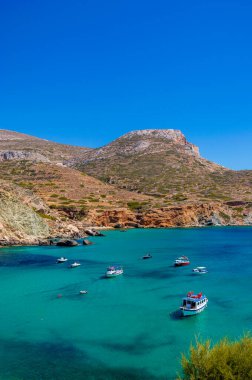Agali Sahili, Folegandros, Yunanistan 'ın inanılmaz berrak suları