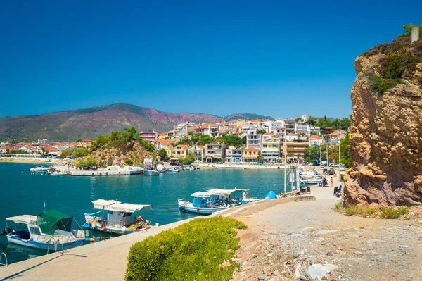 Yunanistan 'ın Thassos adasındaki Limenaria köyü manzarası