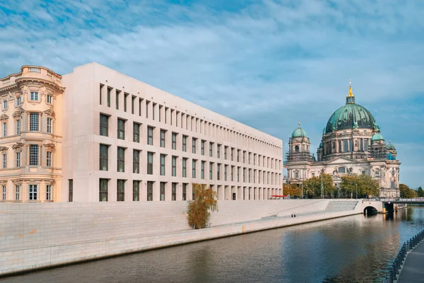 stock image the reconstructed Berlin castle and the Berlin cathedral