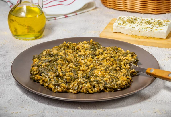 Spanakorizo Yunan yemeği ıspanak ve domates soslu pirinç
