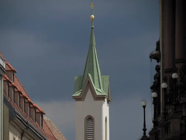 Turm Mit Dach Und Himmel — Stockfoto