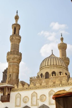 Kahire 'deki Büyük El-Azhar Camii bulutlu bir günde