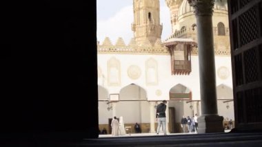 Güneşli bir günde Kahire Mısırı 'ndaki El-Azhar Camii' nin güzel manzarası